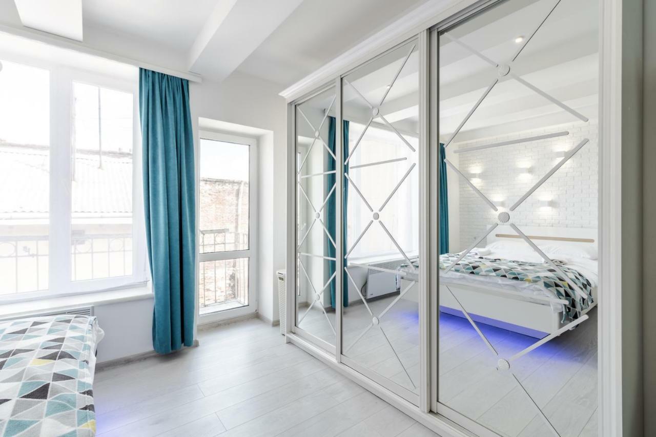 Apartmán Near Park Franka Lvov Exteriér fotografie