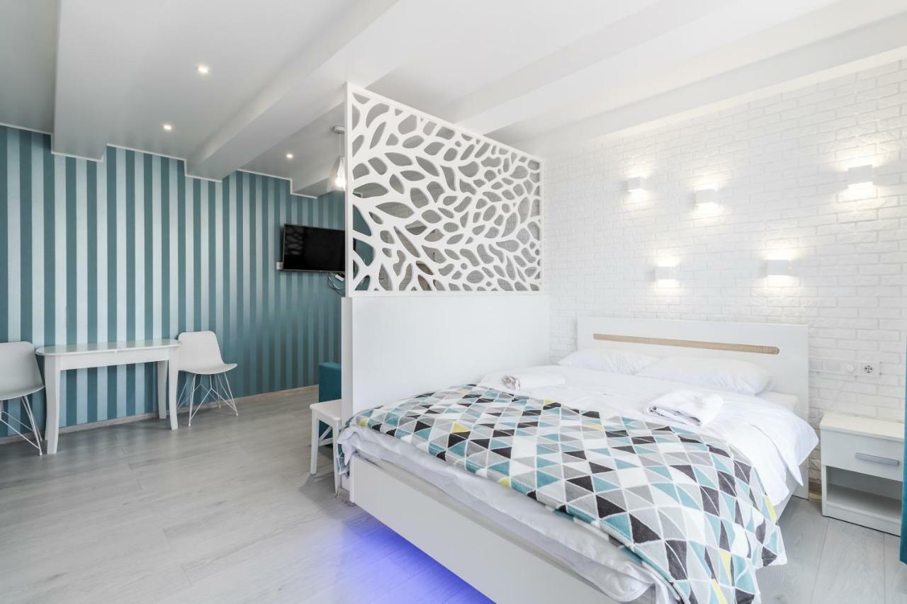 Apartmán Near Park Franka Lvov Exteriér fotografie